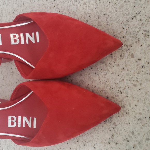 Gianni Bini Tallia Red Suede Asymmetrical Jewel Embellished Pumps SZ 6.5‎ NEW - Picture 3 of 9